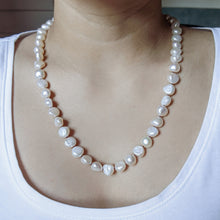 Load image into Gallery viewer, &quot;Scarlet&quot; Freshwater pearl necklace
