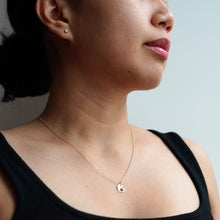Load image into Gallery viewer, &quot;Greta&quot; sweetheart pearl necklace
