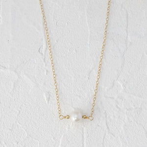 "Farah" single pearl necklace