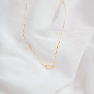 "Farah" single pearl necklace