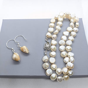 "Scarlet" Freshwater pearl necklace