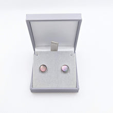 Load image into Gallery viewer, &quot;Amelie&quot; Black lip pearl stud earrings
