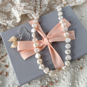 "Scarlet" Freshwater pearl necklace
